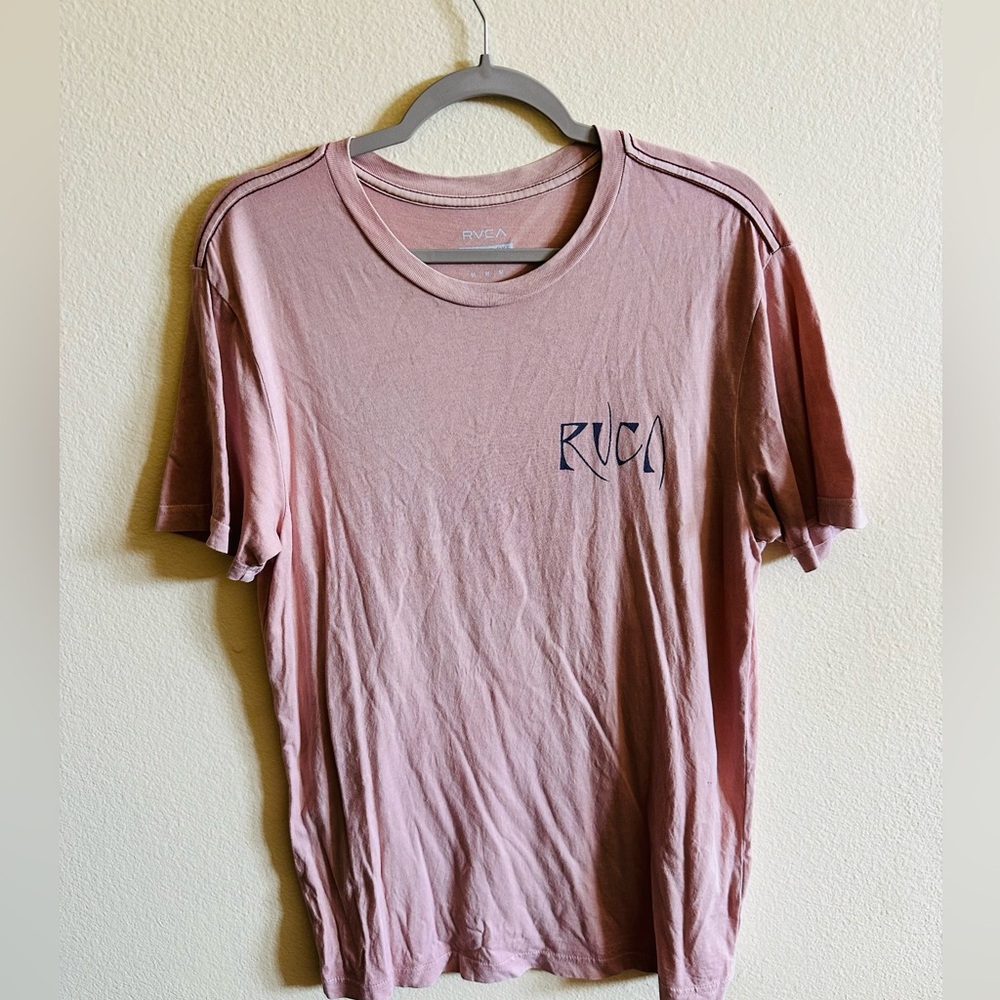 Rvca Mens size medium Tshirt